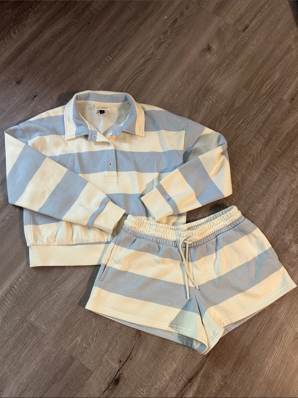 Universal Thread Womens Light Blue and Cream Striped Sweat Set